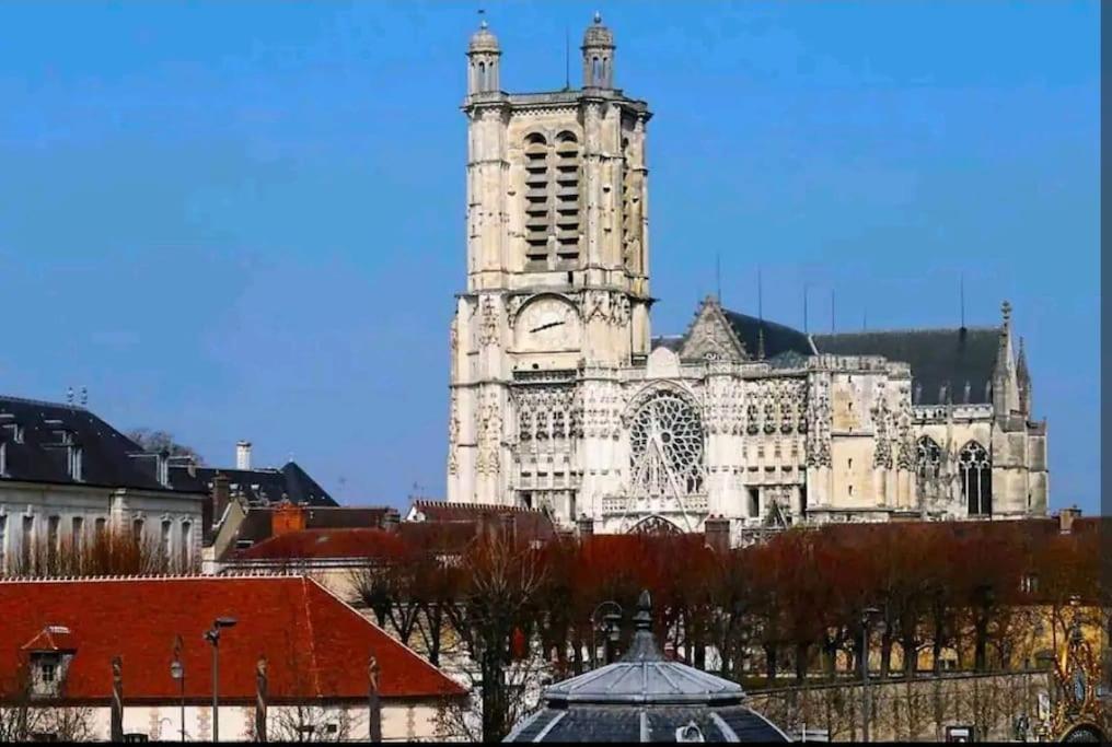 "Les Nuits De 3" Centre-Ville, Parking Gratuit Troyes Bagian luar foto